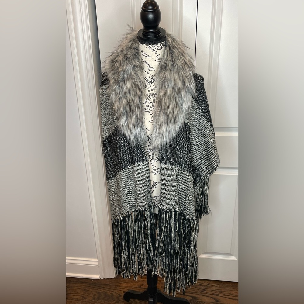Akira faux fur collar and cotton poncho